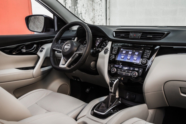 NISSAN QASHQAI 2023