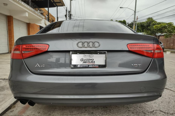 AUDI A4 2013 109,000 kms.