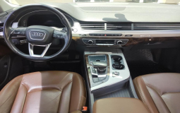 AUDI Q7 2016 71,400 kms.