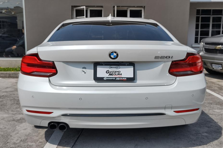 BMW 220i COUPE 2018 25,700 kms.