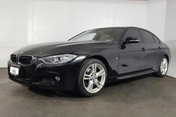 BMW 316I 2015 91,900 kms.