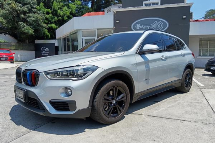 BMW X1 SDRIVE 18D 2017 88,429 kms.