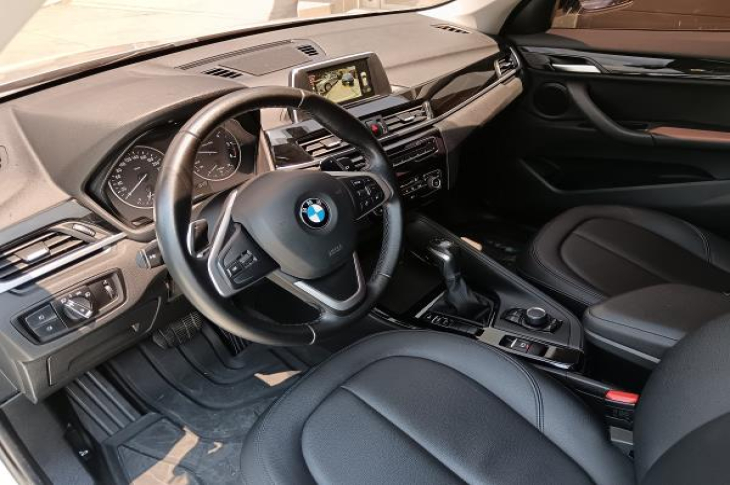 BMW X1 SDRIVE 18D 2017 88,429 kms.