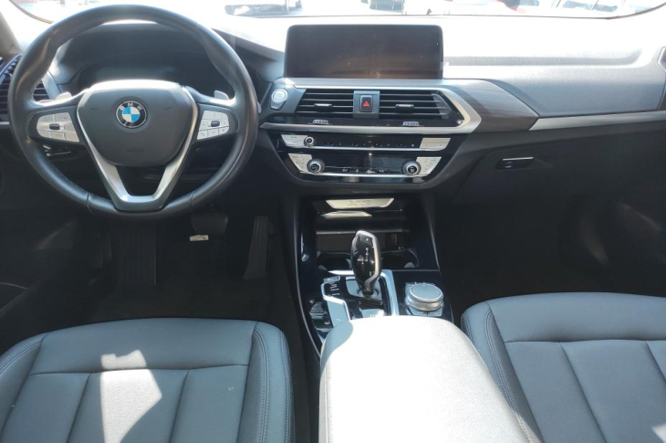 BMW X3 SDRIVE20I 2021 50,400 kms.