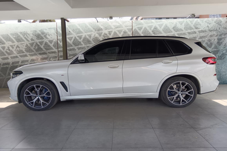 BMW X5 SDRIVE40I 2021 18,453 kms.