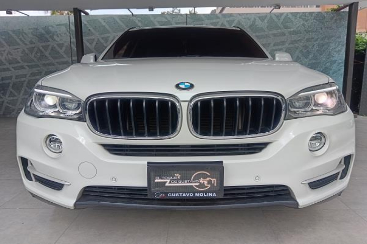 BMW X5 XDRIVE30D 2014 105,012 kms.