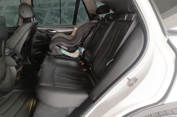 BMW X5 XDRIVE30D 2014 105,012 kms.