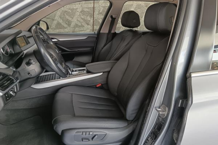 BMW X5 XDRIVE30D 2015 61,877 kms.