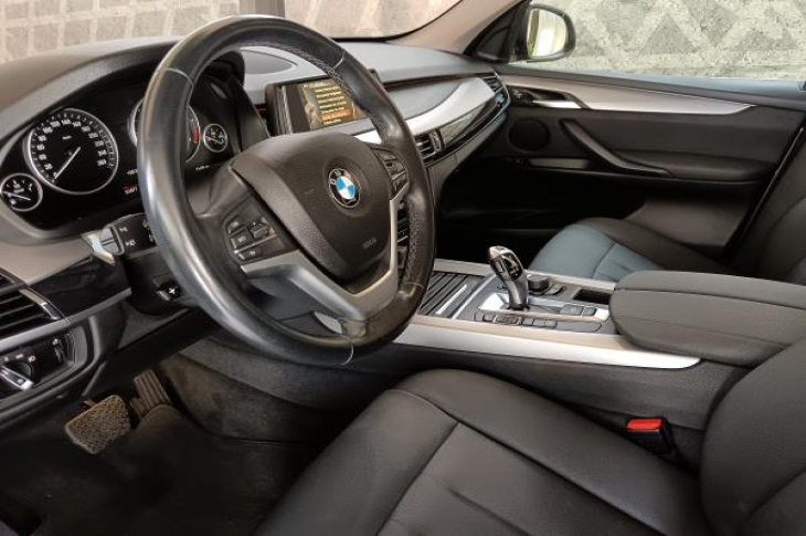 BMW X5 XDRIVE30D 2015 61,877 kms.