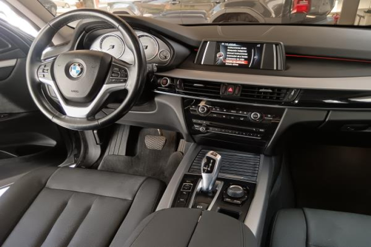 BMW X5 XDRIVE30D 2015 61,877 kms.