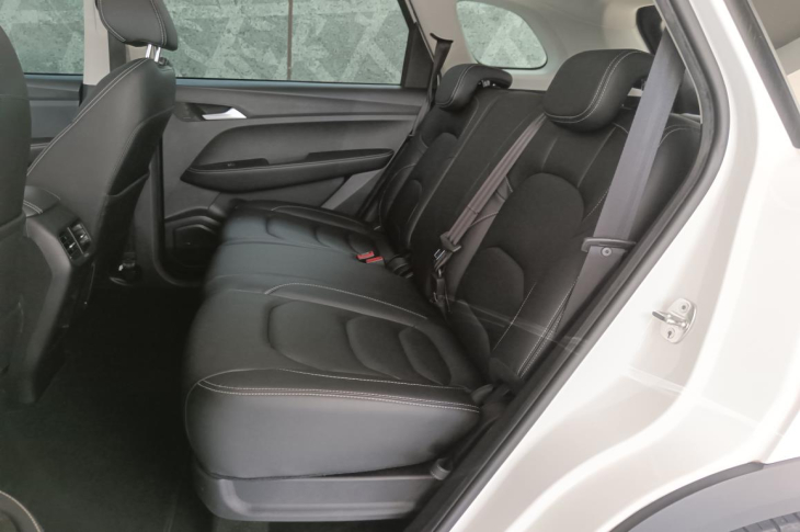 CHEVROLET CAPTIVA LT 2022 40,085 kms.