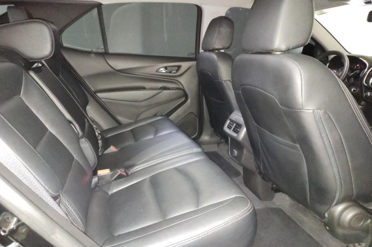 CHEVROLET EQUINOX LS 2020 49,700 kms.