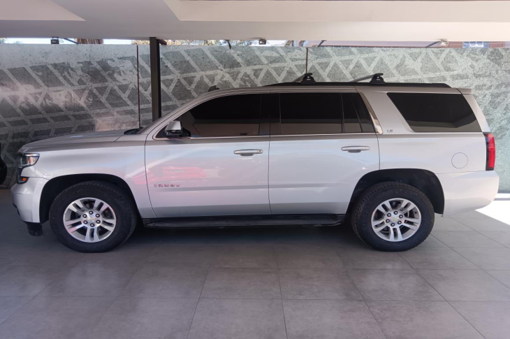 CHEVROLET TAHOE LS 2015 131,155 kms.