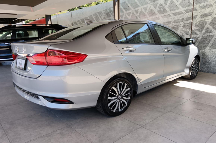 HONDA CITY 4DR EX AT 2018 48,667 kms.