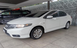 HONDA CITY LX 2013 104,431 kms.