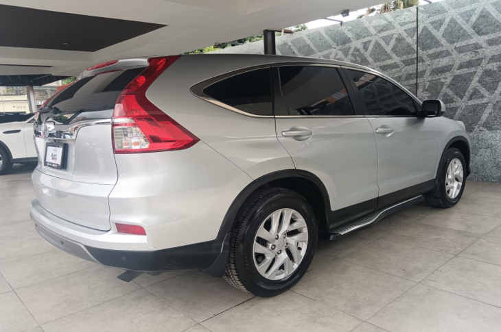 HONDA CR-V LX 2WD AT 2015 53,366 kms.