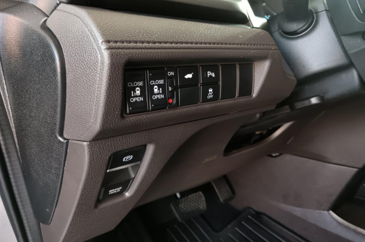 HONDA ODYSSEY EXL 5DR AT 2018 76,911 kms.