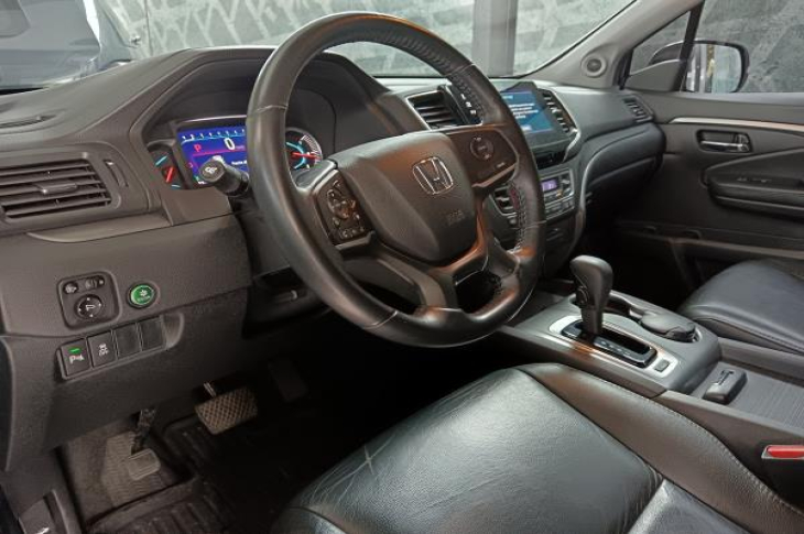 HONDA PILOT 5DR 4WDEX-L 6AT 2019 55,779 kms.