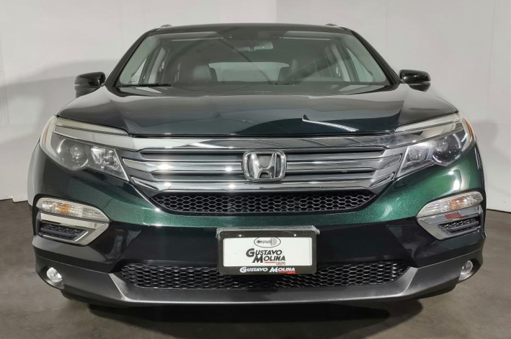 HONDA PILOT EXL 5DR 4WD AT 2016 59,900 kms.
