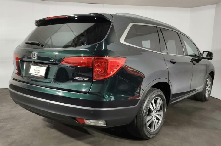 HONDA PILOT EXL 5DR 4WD AT 2016 59,900 kms.