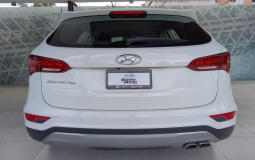 HYUNDAI SANTA FE GLS 2017 57,757 kms.