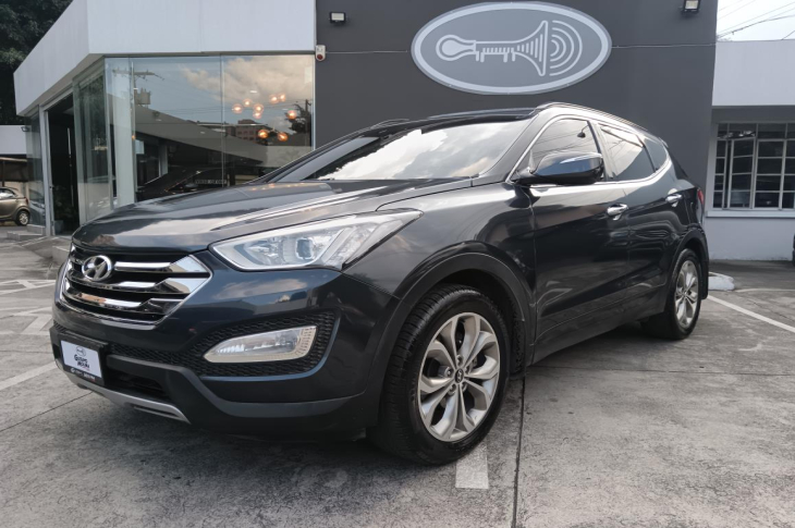 HYUNDAI SANTA FE 2014 160,170 kms.