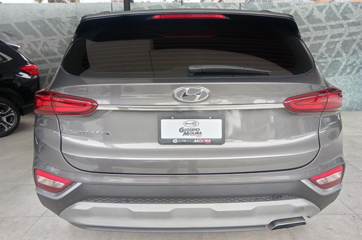 HYUNDAI SANTA FE 2020 23,947 kms.