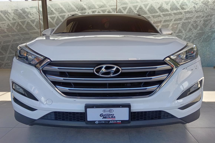 HYUNDAI TUCSON 2017 58,503 kms.