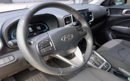 HYUNDAI VENUE 2024 34,408 kms.