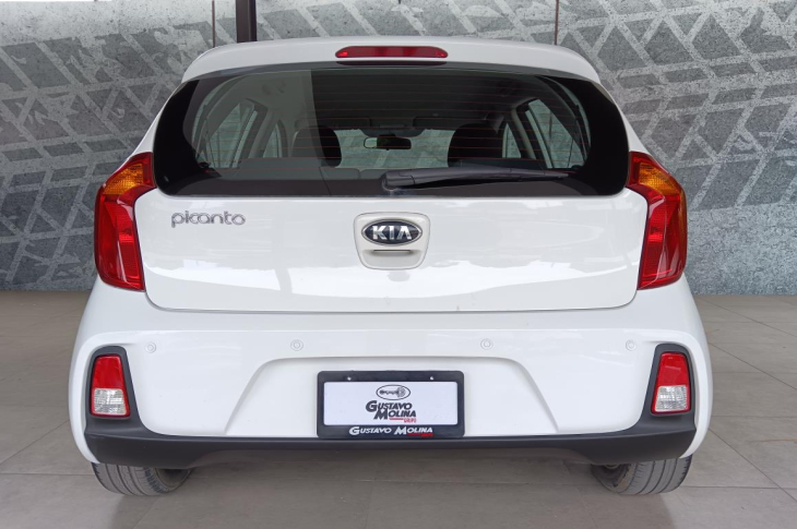 KIA PICANTO EX 2017 67,742 kms.