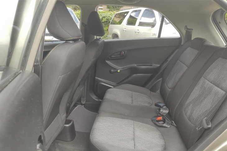 KIA PICANTO LX 2016 77,927 kms.