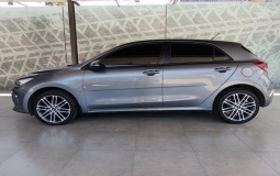 KIA RIO EX 2019 102,709 kms.