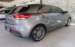 KIA RIO EX 2019 102,709 kms.