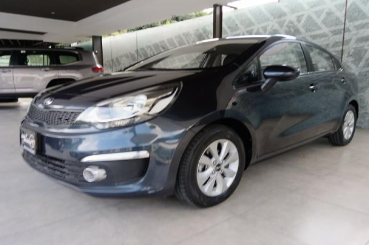 KIA RIO LX 2016 33,653 kms.