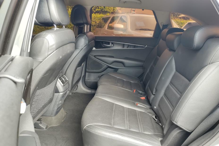 KIA SORENTO EX 2017 69,056 kms.