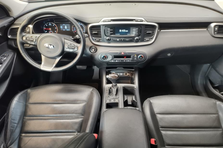 KIA SORENTO EX 2017 69,056 kms.