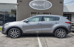 KIA SPORTAGE EX 2017 48,200 kms.