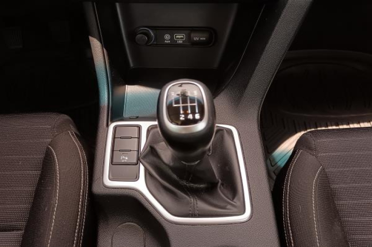 KIA SPORTAGE EX 2018 97,520 kms.