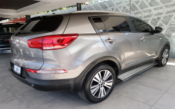 KIA SPORTAGE LX 2015 86,859 kms.