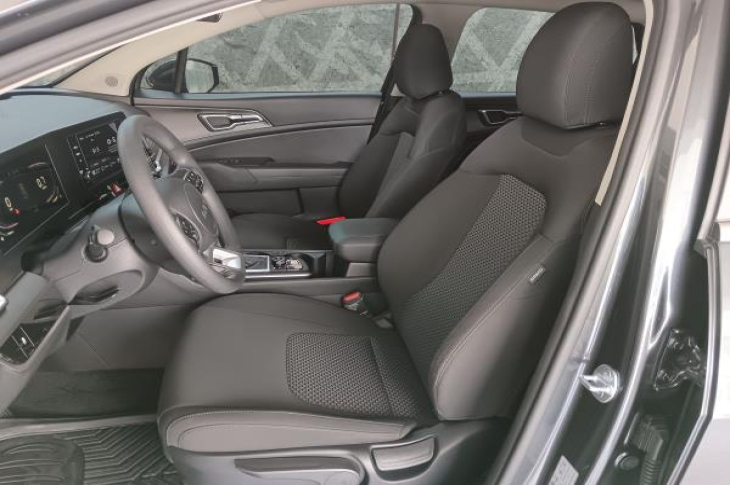 KIA SPORTAGE 2024 10,480 kms.
