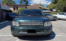 LAND ROVER LR4 HSE 4WD 2013 229,336 kms.