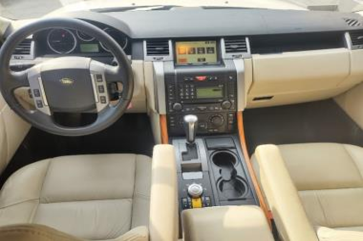 LAND ROVER RANGE ROVER SPORT 2008 128,700 kms.
