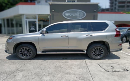 LEXUS GX460 2022 42,779 kms.