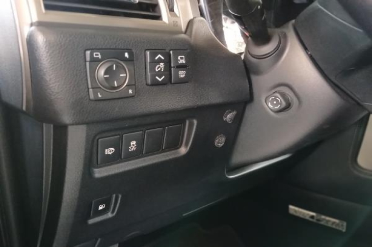 LEXUS GX460 2022 42,779 kms.
