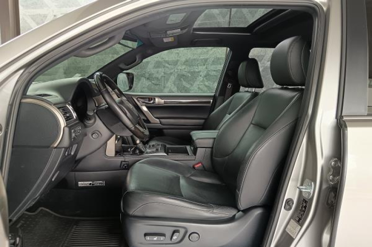 LEXUS GX460 2022 43,869 kms.