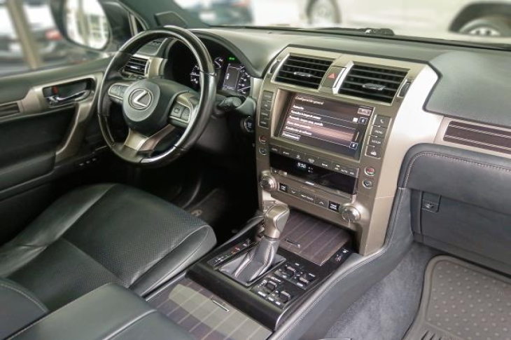 LEXUS GX460 2022 43,869 kms.