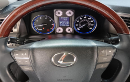 LEXUS LX570 2010 149,816 kms.