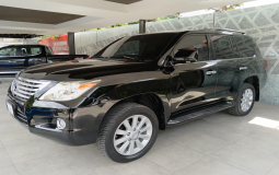 LEXUS LX570 2010 149,816 kms.