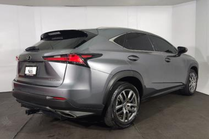 LEXUS NX300 2021 34,600 kms.