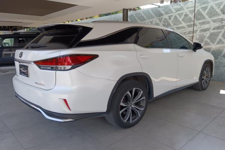 LEXUS RX350L 2021 44,455 kms.